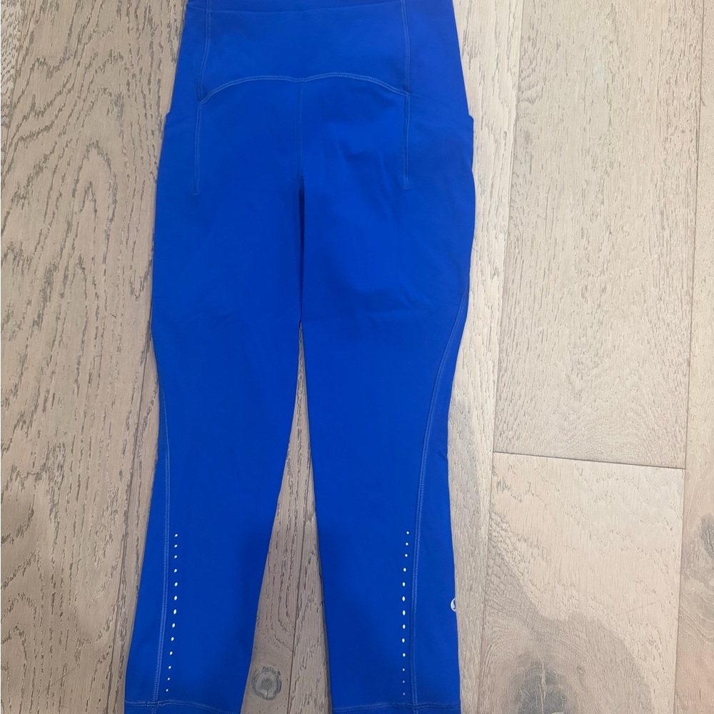 LULULEMON Blue Athletic Leggings (cropped)